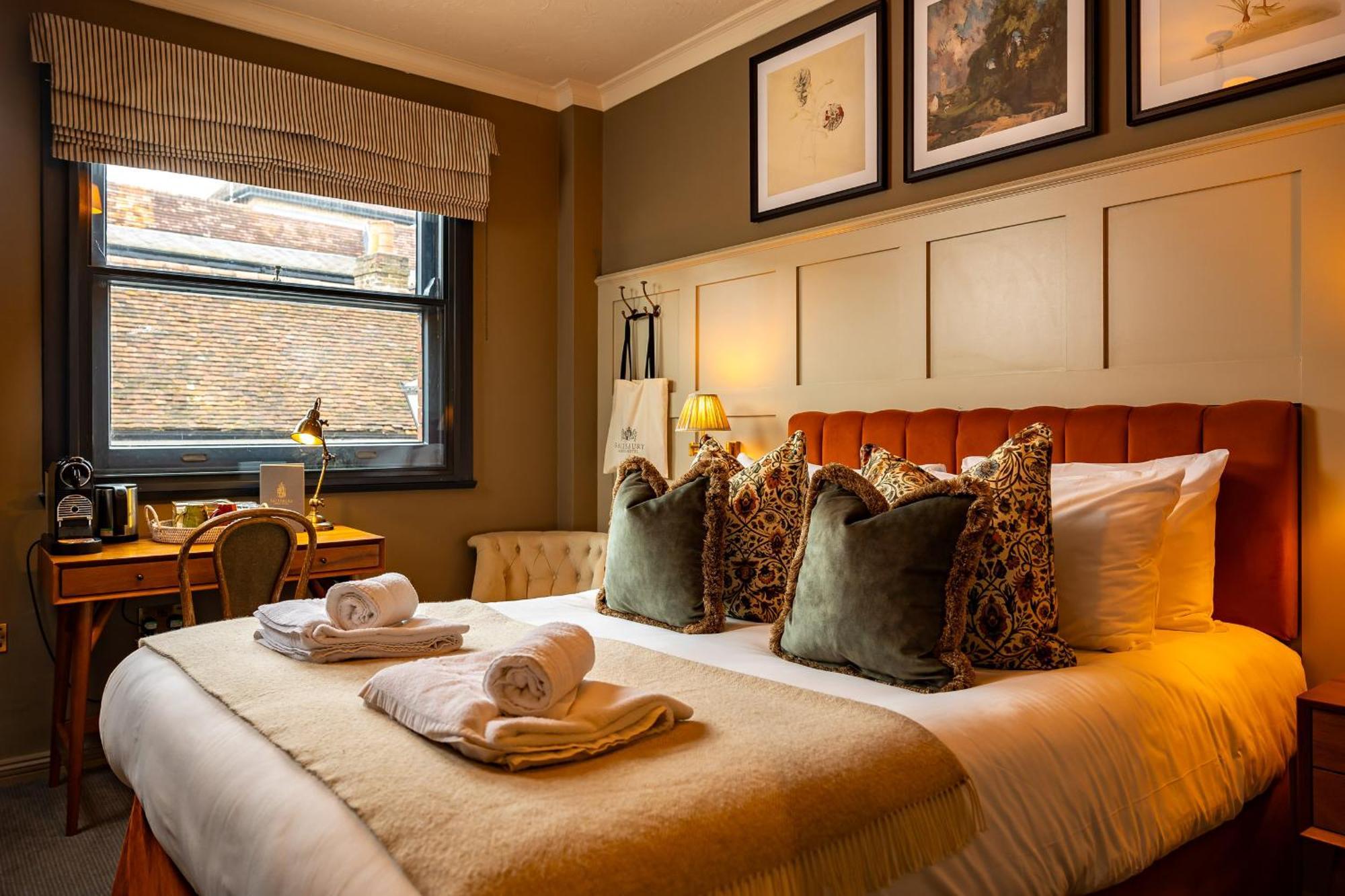 Salisbury Arms Hotel Hertford Esterno foto